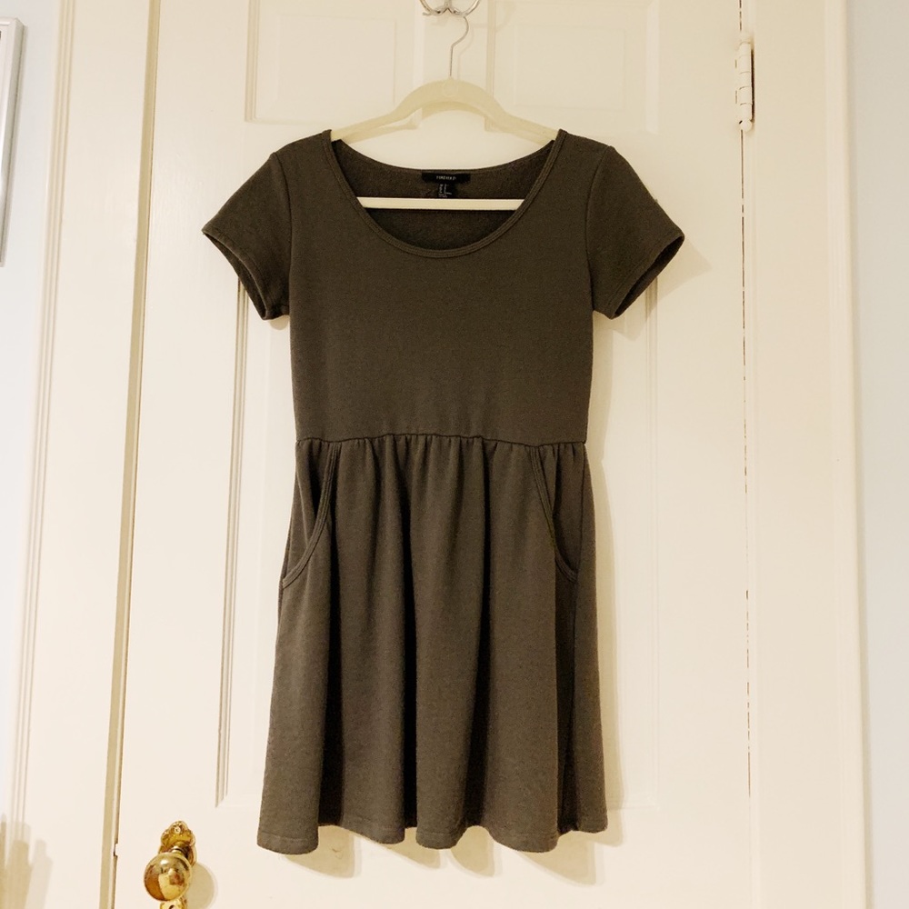 Cute casual dress with pockets